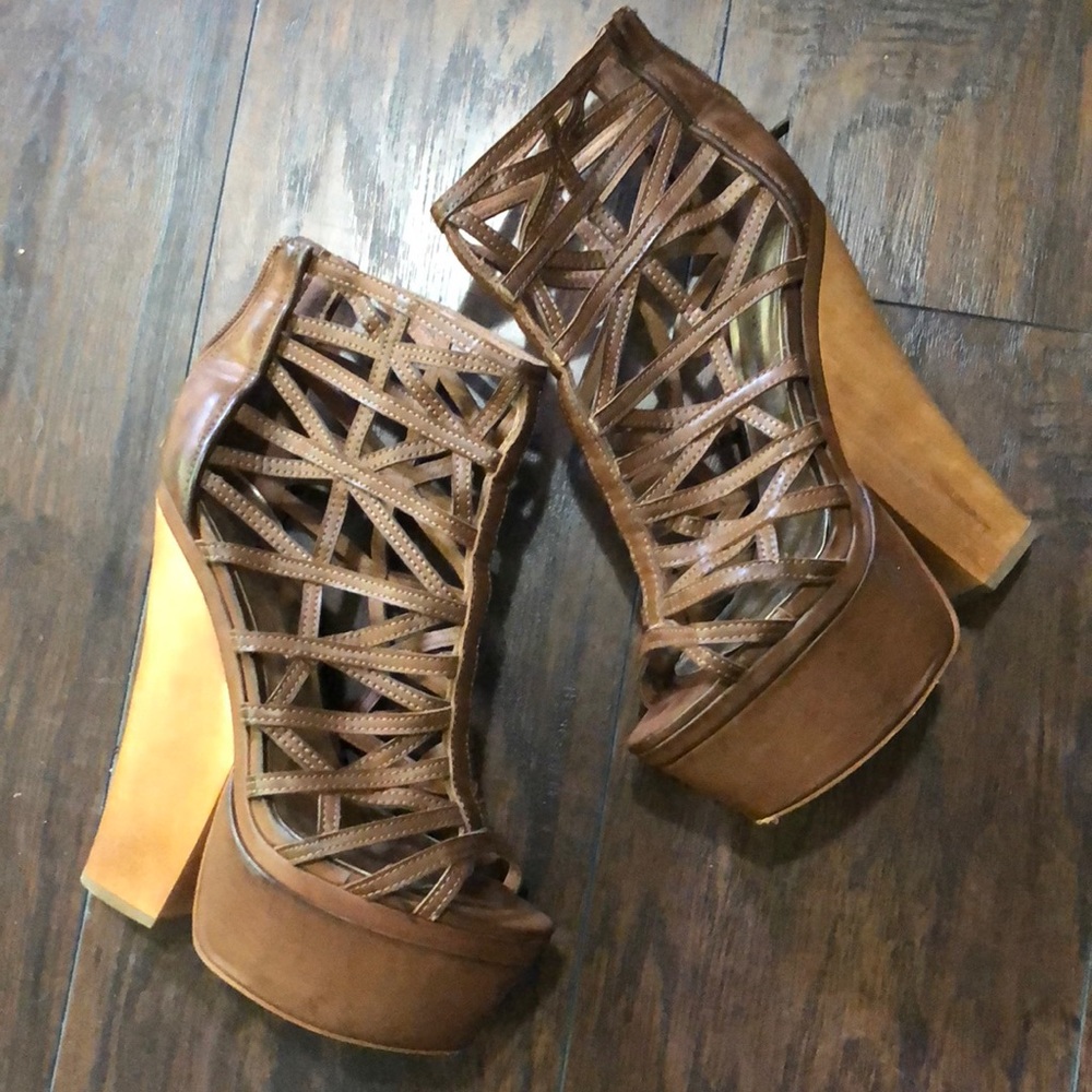 I moved somewhere it rains a lot—not a rain shoe!
